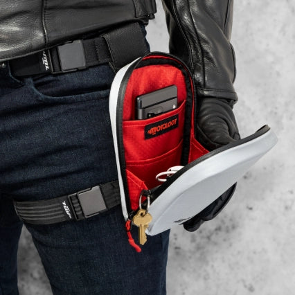 Wide opening leg bag
